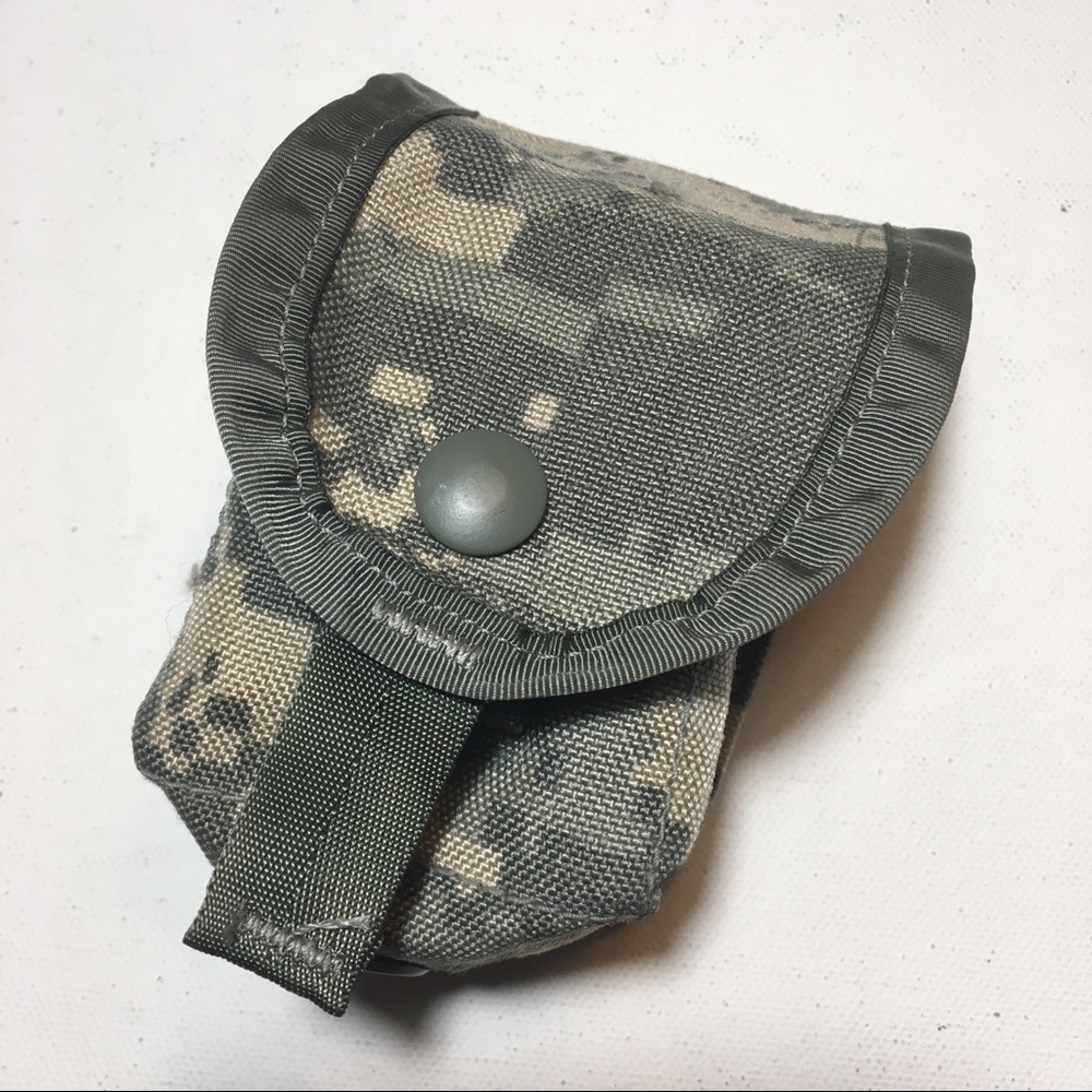 Hand grenade pouch
